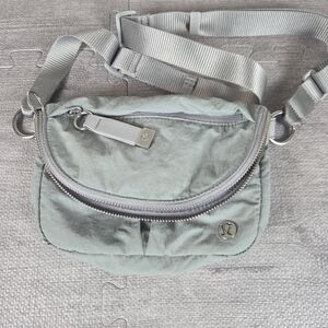 Lululemon Belt Bag Crossbody Everywhere Style Sage Green Adjustable Strap